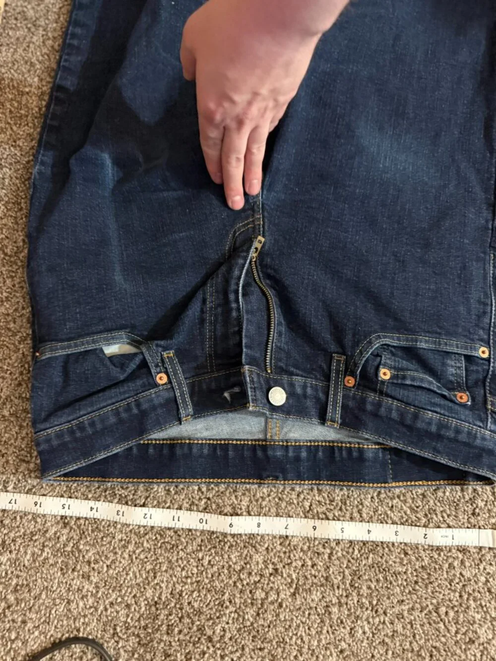 Levis Dark Wash Blue Denim Jeans Mens Faded Size 33x30